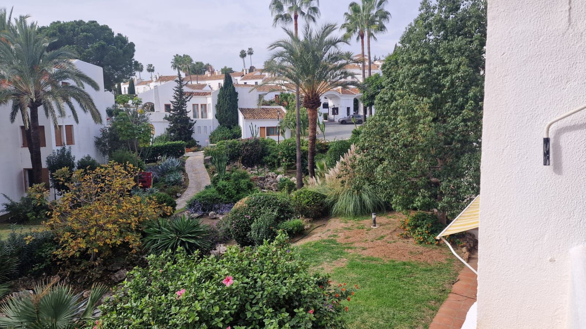 Te koop Middle Floor Apartment Costa Del Sol Nueva Andalucía € 395.000,-