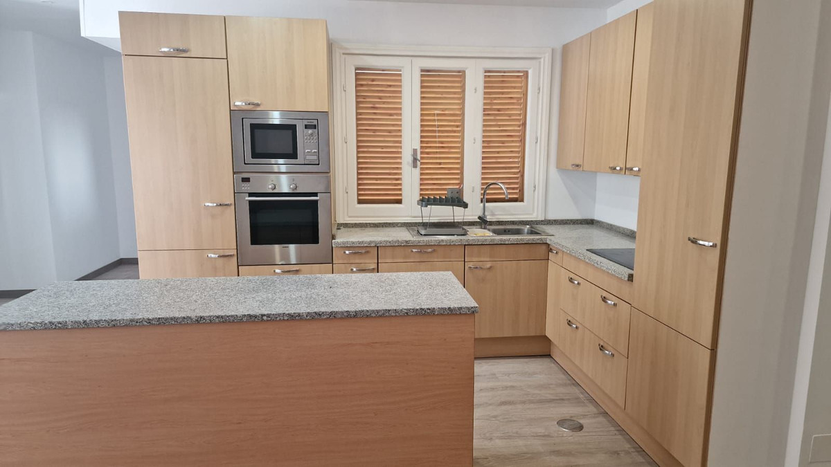 Te koop Middle Floor Apartment Costa Del Sol Nueva Andalucía € 395.000,-