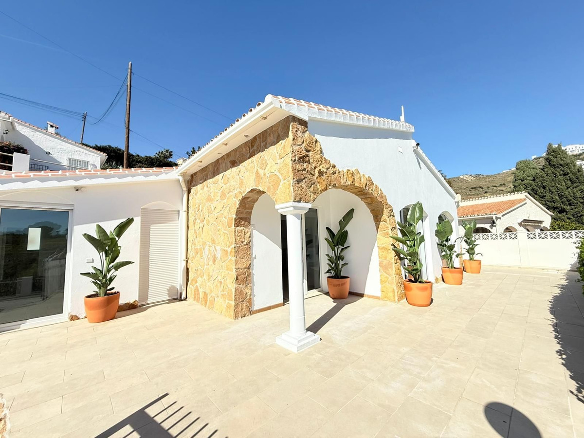 Te koop Vrijstaande Villa Costa Del Sol Torrox Costa € 475.000,-