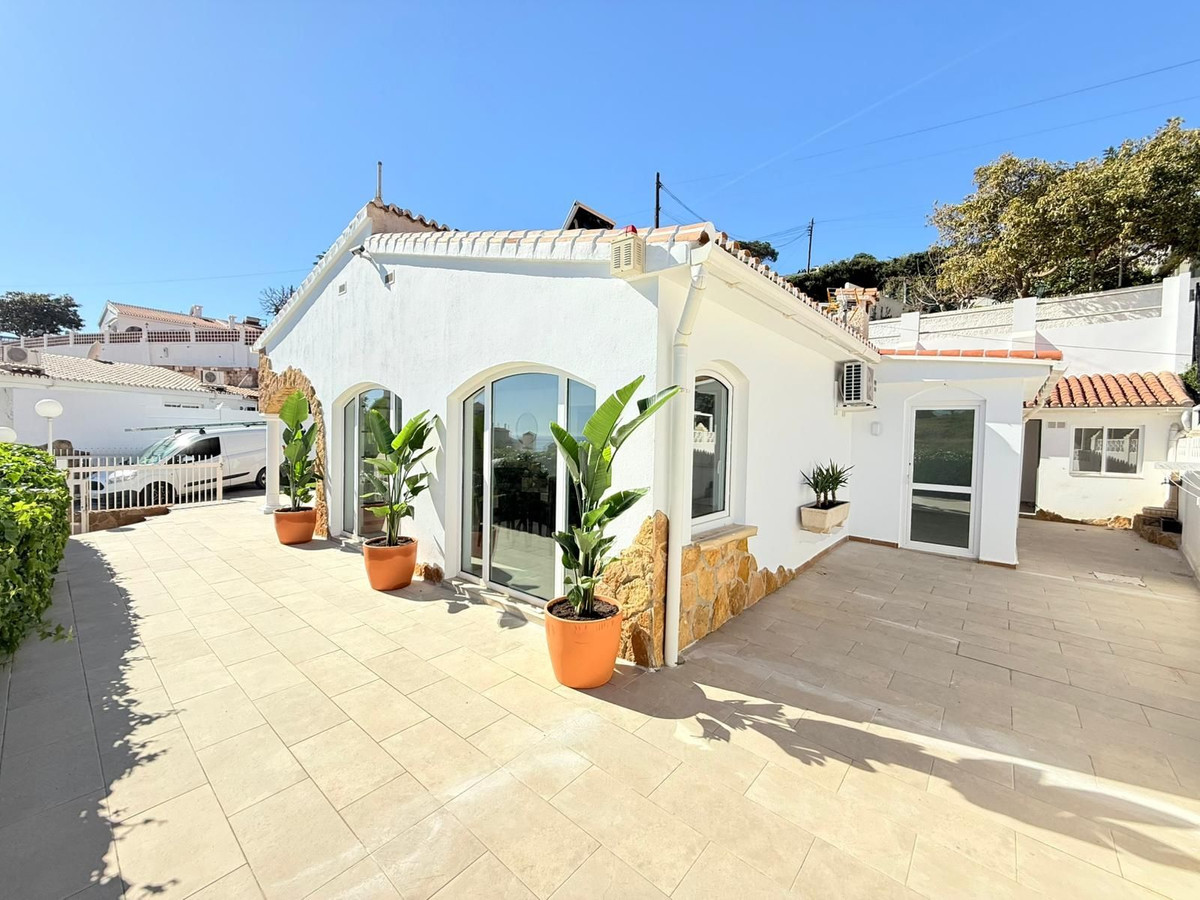 Te koop Vrijstaande Villa Costa Del Sol Torrox Costa € 475.000,-