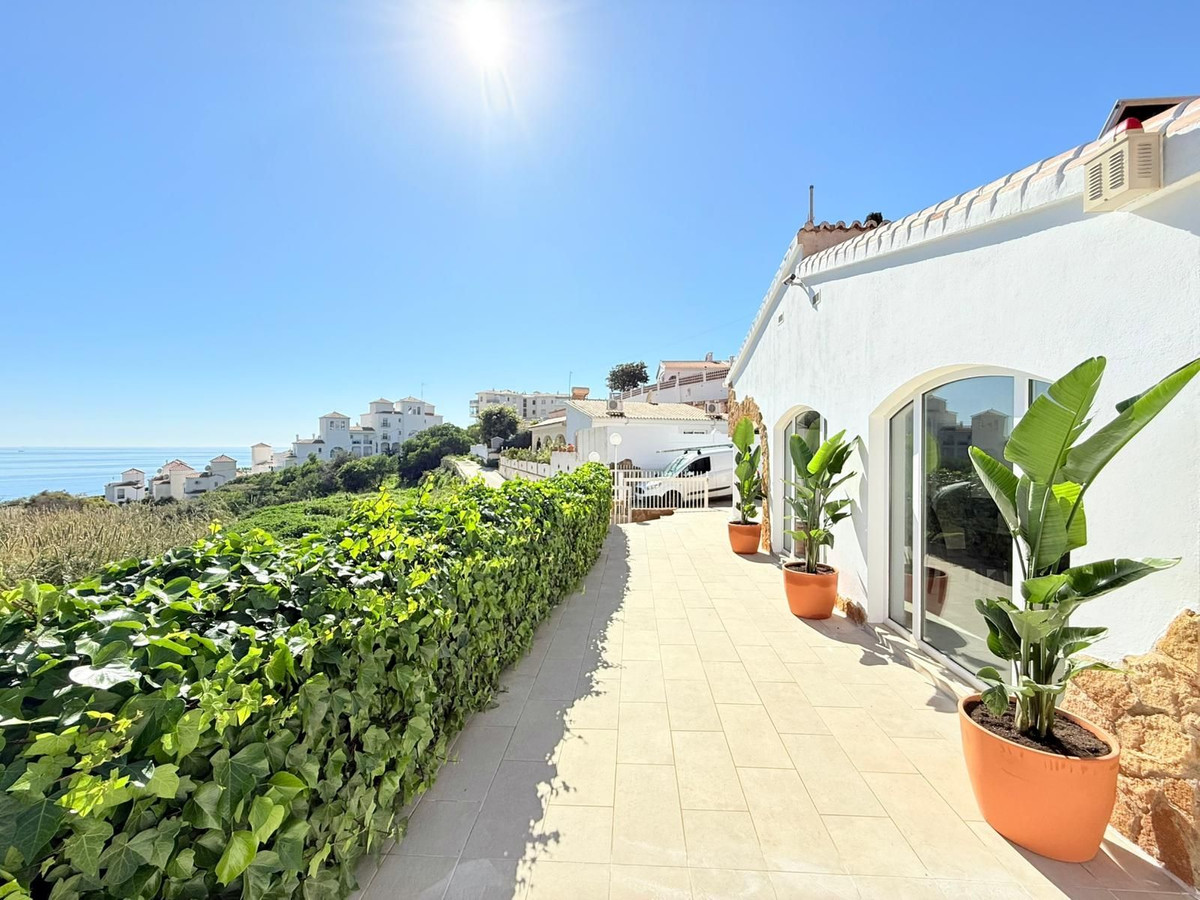 Te koop Vrijstaande Villa Costa Del Sol Torrox Costa € 475.000,-