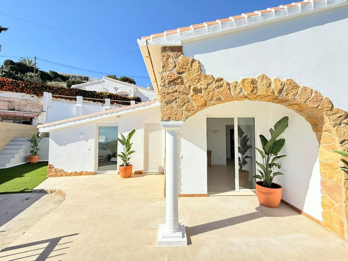 Te koop Vrijstaande Villa Costa Del Sol Torrox Costa € 475.000,-