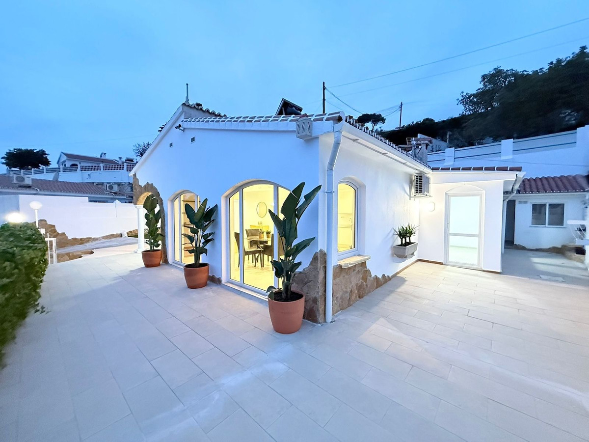 Te koop Vrijstaande Villa Costa Del Sol Torrox Costa € 475.000,-