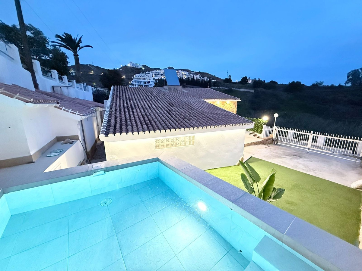 Te koop Vrijstaande Villa Costa Del Sol Torrox Costa € 475.000,-