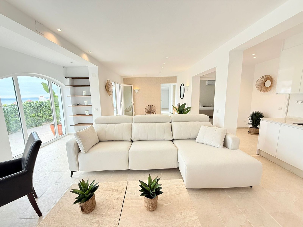 Te koop Vrijstaande Villa Costa Del Sol Torrox Costa € 475.000,-