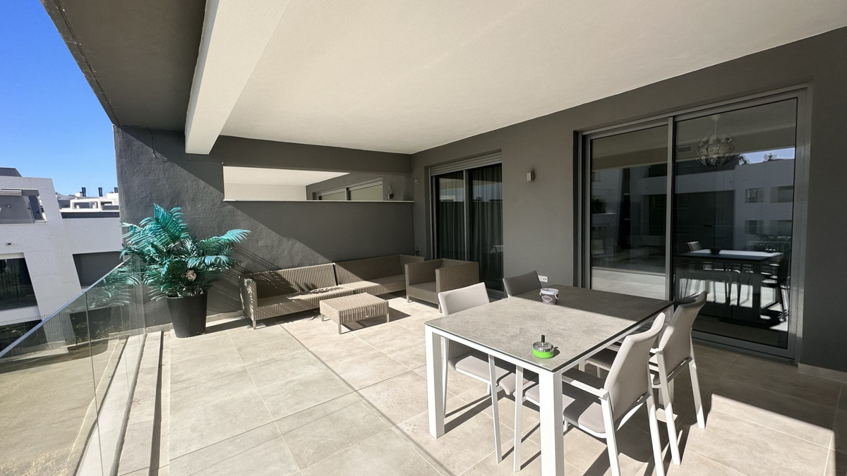 Te koop Middle Floor Apartment Costa Del Sol Selwo € 420.000,-