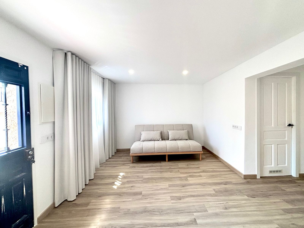 Te koop Herenhuis Costa Del Sol Vélez-málaga € 219.000,-