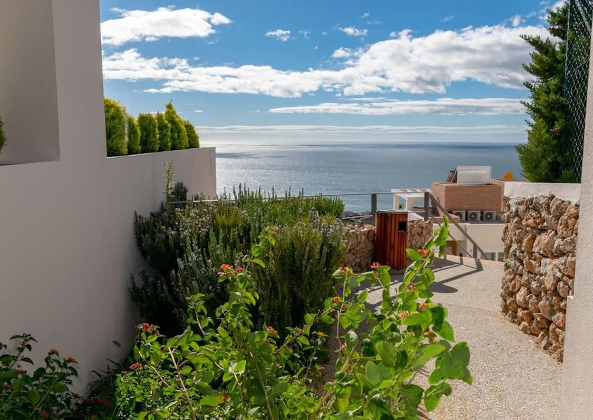 Te koop Herenhuis Costa Del Sol Torrox Costa € 360.000,-