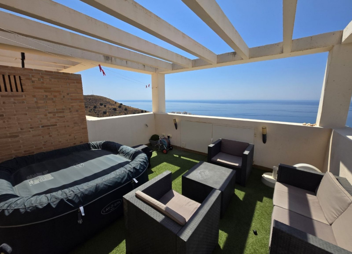 Te koop Herenhuis Costa Del Sol Torrox Costa € 360.000,-