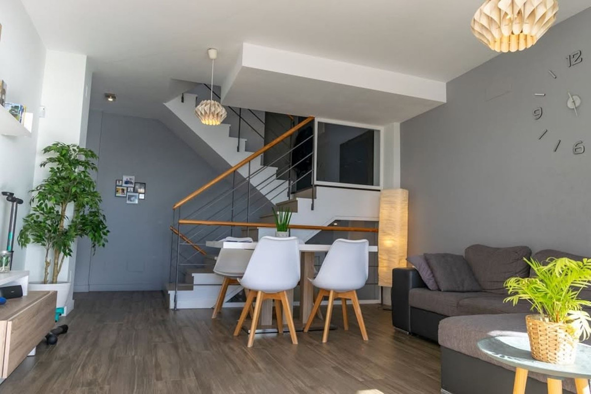 Te koop Herenhuis Costa Del Sol Torrox Costa € 360.000,-