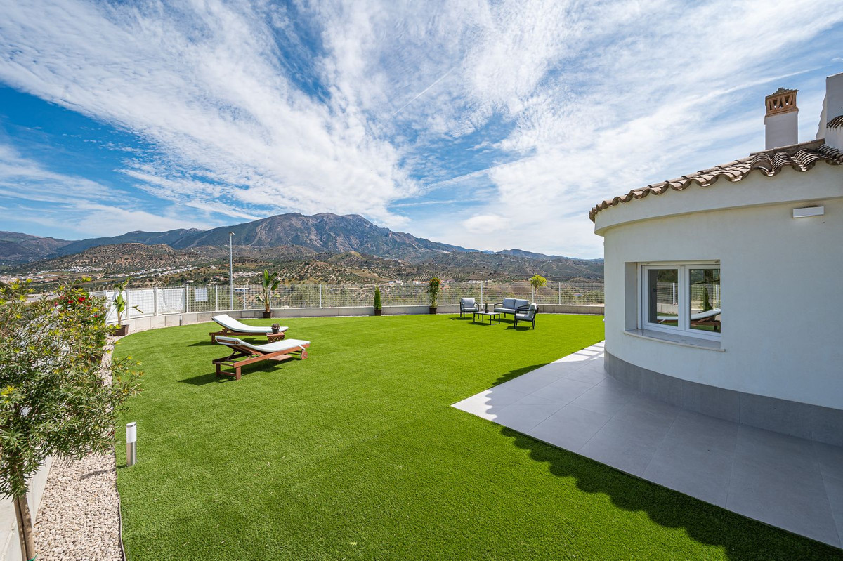 Te koop Vrijstaande Villa Costa Del Sol La Viñuela € 315.000,-