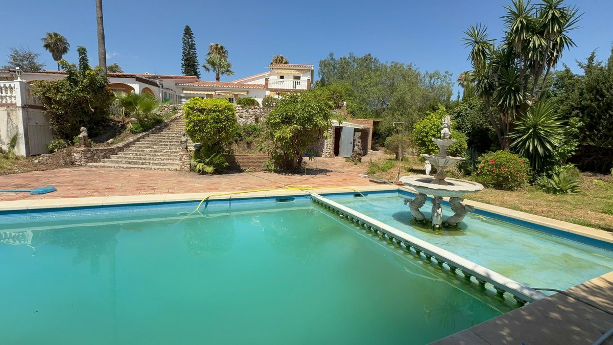 Te koop Vrijstaande Villa Costa Del Sol Sierrezuela € 695.000,-