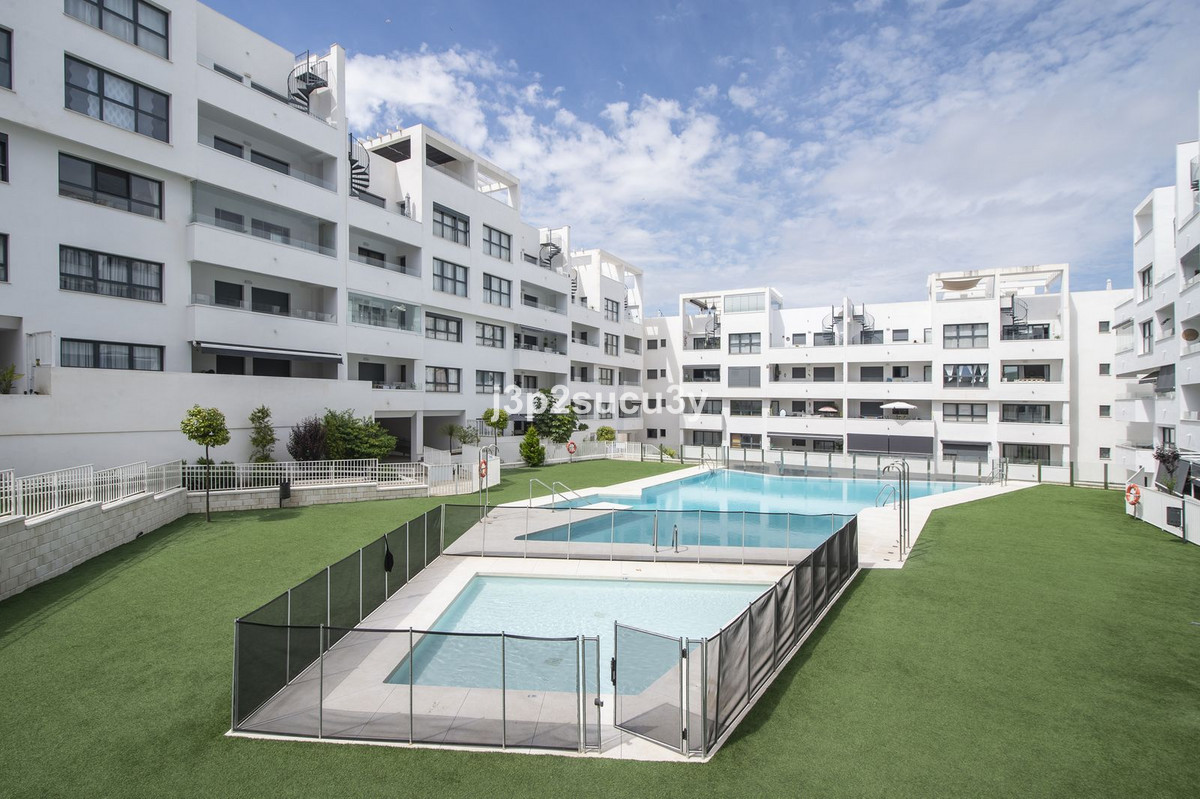 Te koop Middle Floor Apartment Costa Del Sol Estepona € 370.000,-