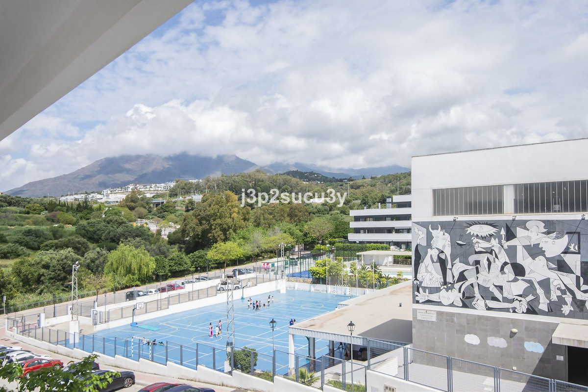 Te koop Middle Floor Apartment Costa Del Sol Estepona € 370.000,-