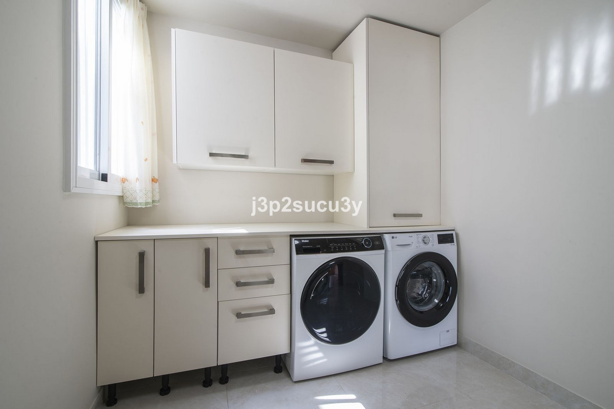 Te koop Middle Floor Apartment Costa Del Sol Estepona € 370.000,-