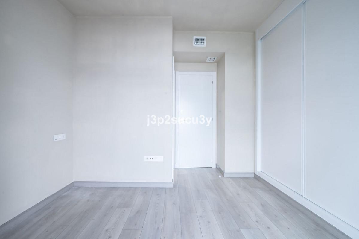 Te koop Middle Floor Apartment Costa Del Sol Estepona € 370.000,-