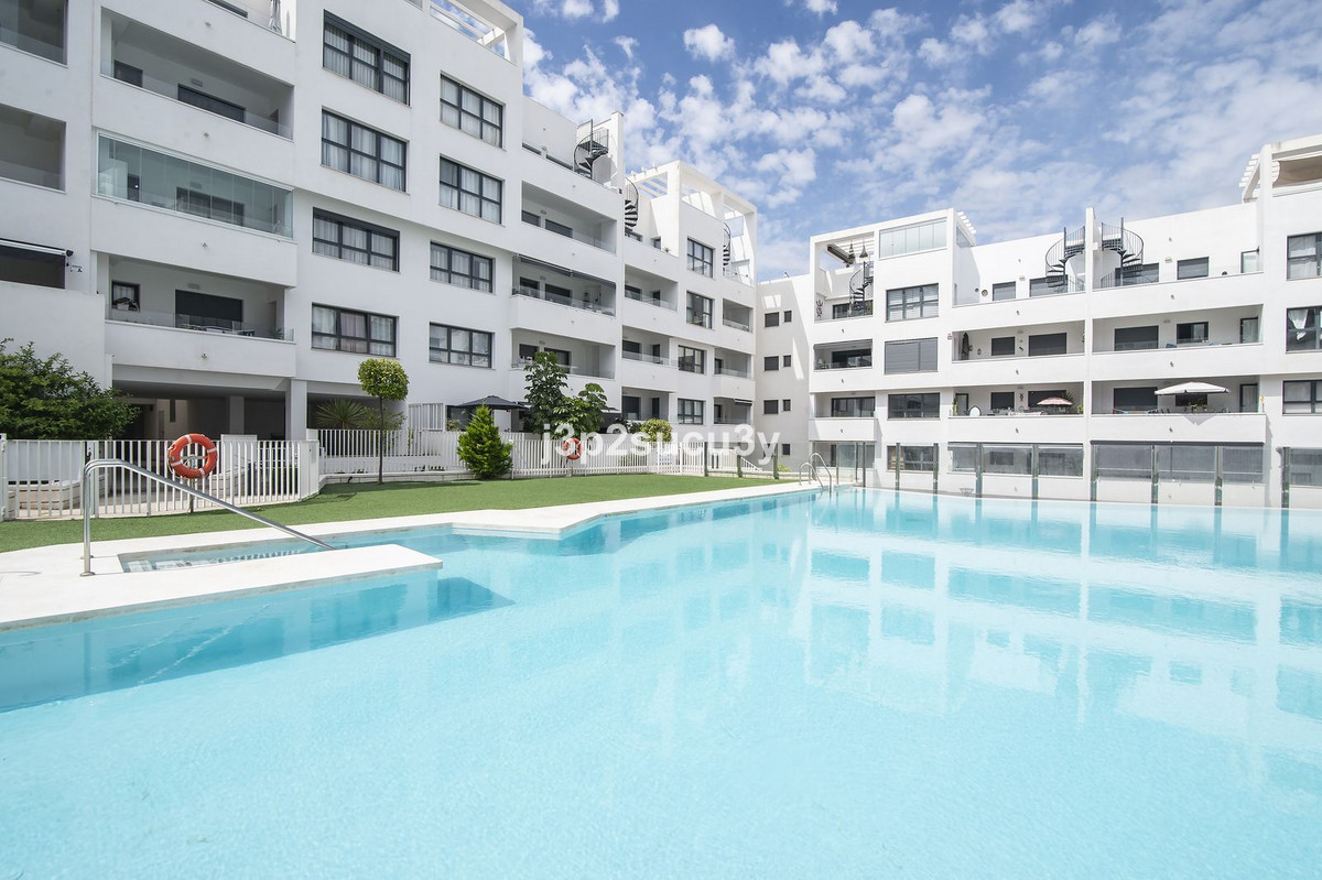 Te koop Middle Floor Apartment Costa Del Sol Estepona € 370.000,-