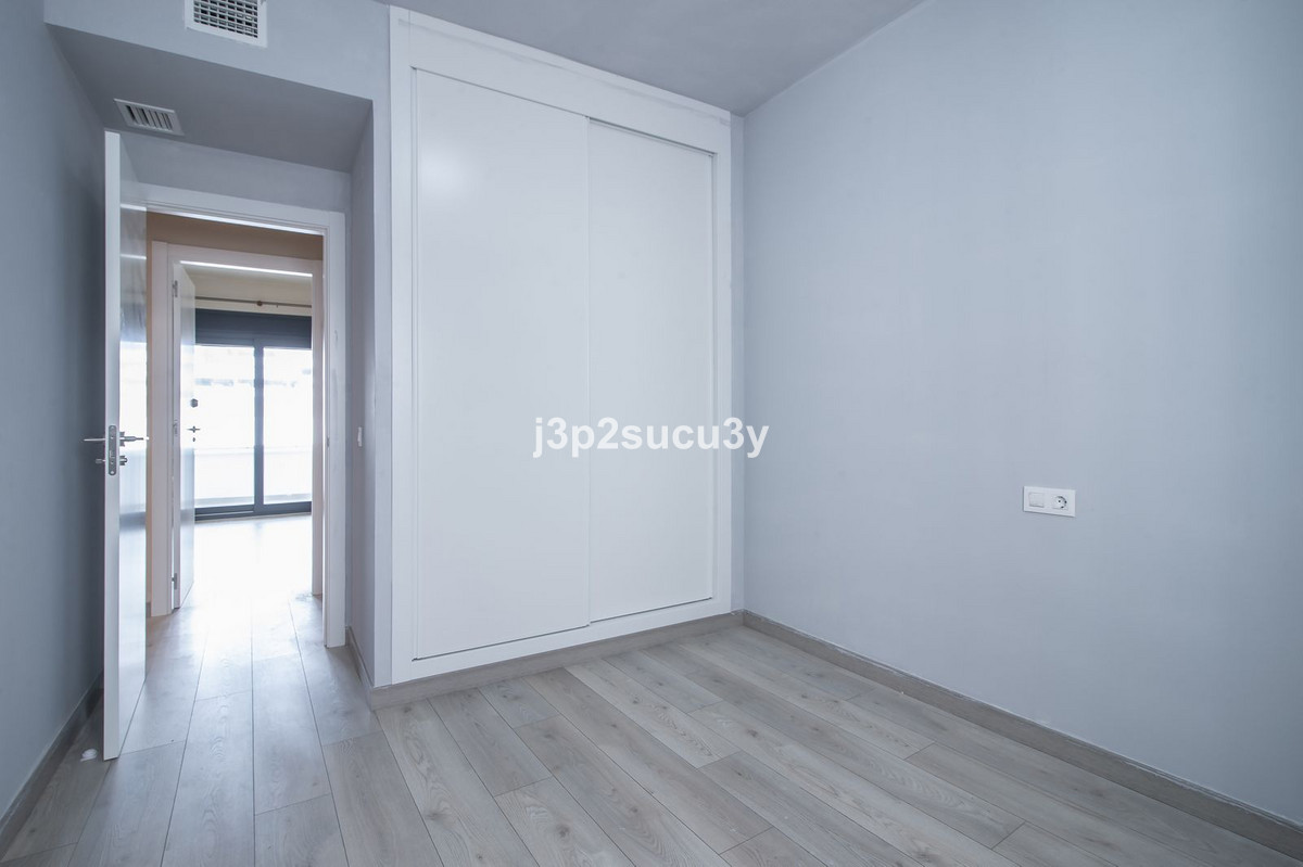 Te koop Middle Floor Apartment Costa Del Sol Estepona € 370.000,-