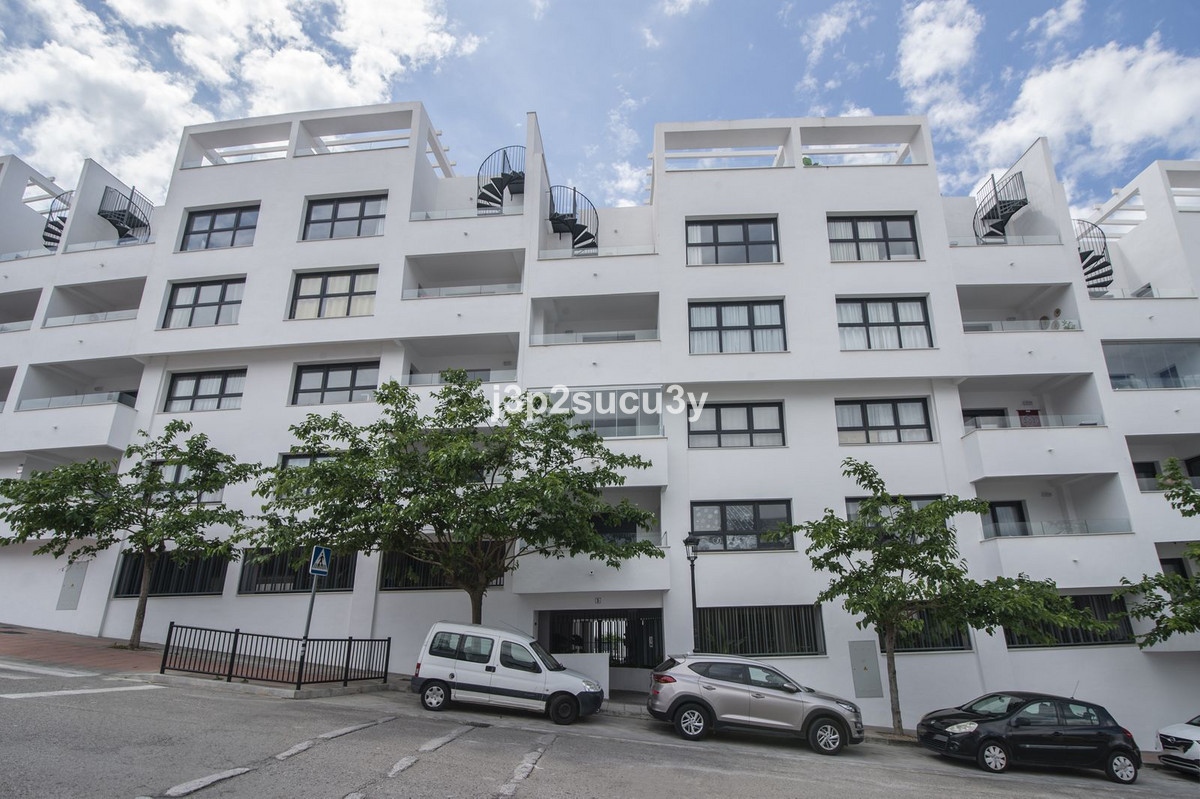 Te koop Middle Floor Apartment Costa Del Sol Estepona € 370.000,-