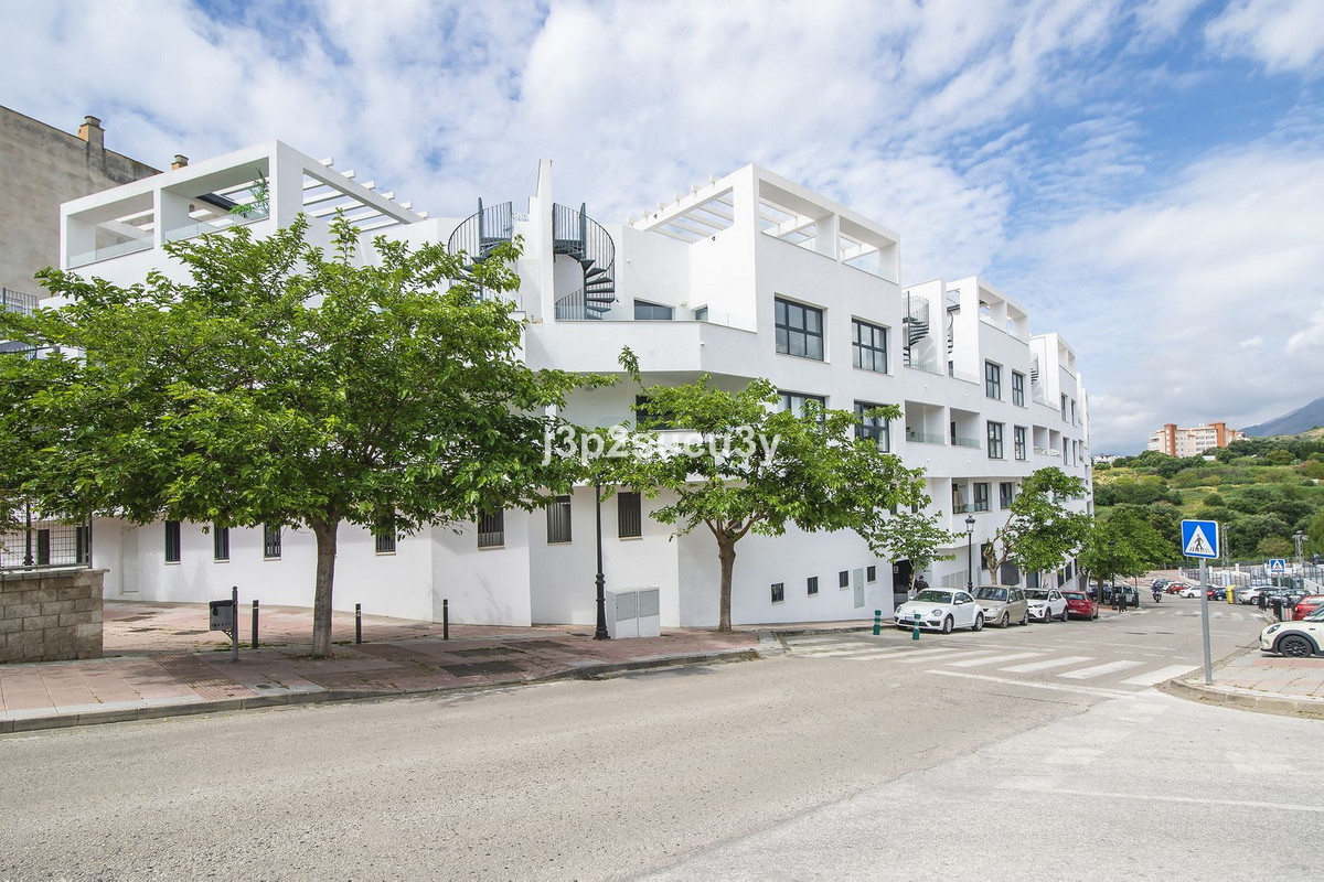 Te koop Middle Floor Apartment Costa Del Sol Estepona € 370.000,-