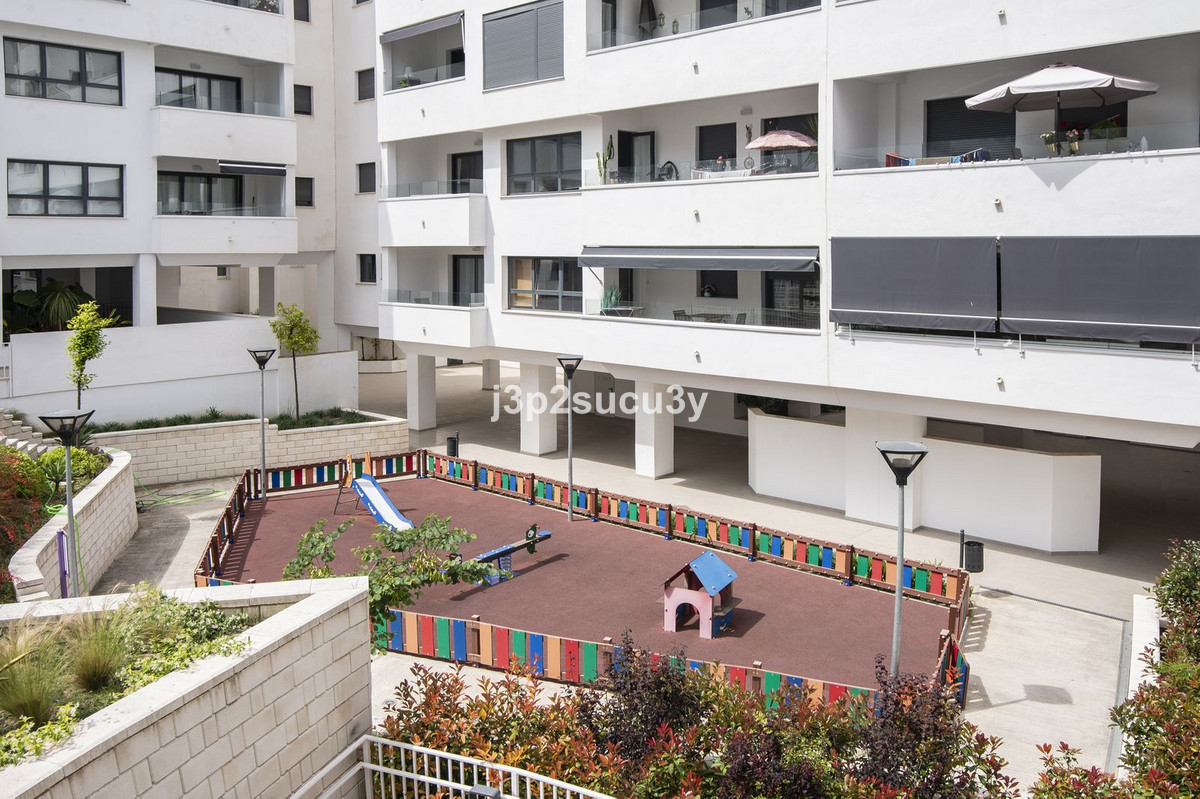 Te koop Middle Floor Apartment Costa Del Sol Estepona € 370.000,-