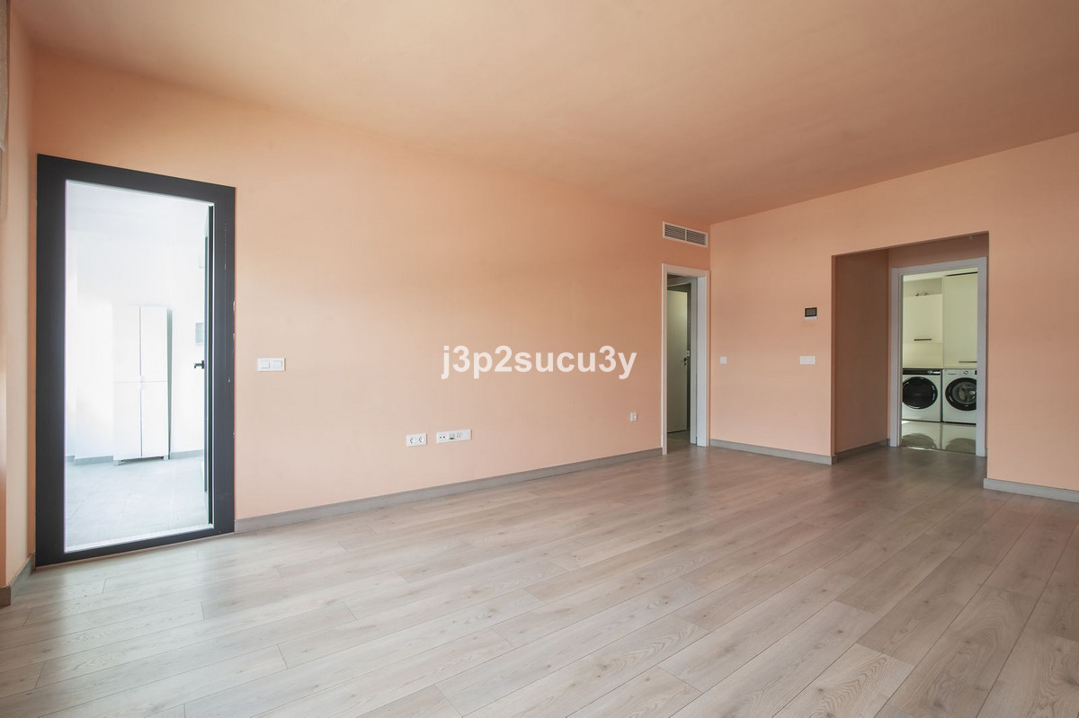 Te koop Middle Floor Apartment Costa Del Sol Estepona € 370.000,-