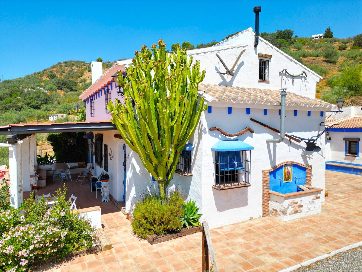 Te koop Vrijstaande Villa Costa Del Sol Riogordo € 440.000,-