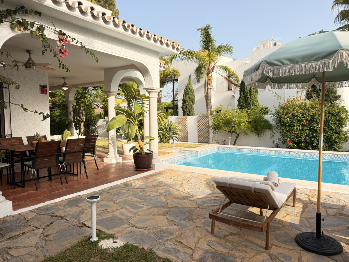 Te koop Vrijstaande Villa Costa Del Sol Estepona € 1.950.000,-