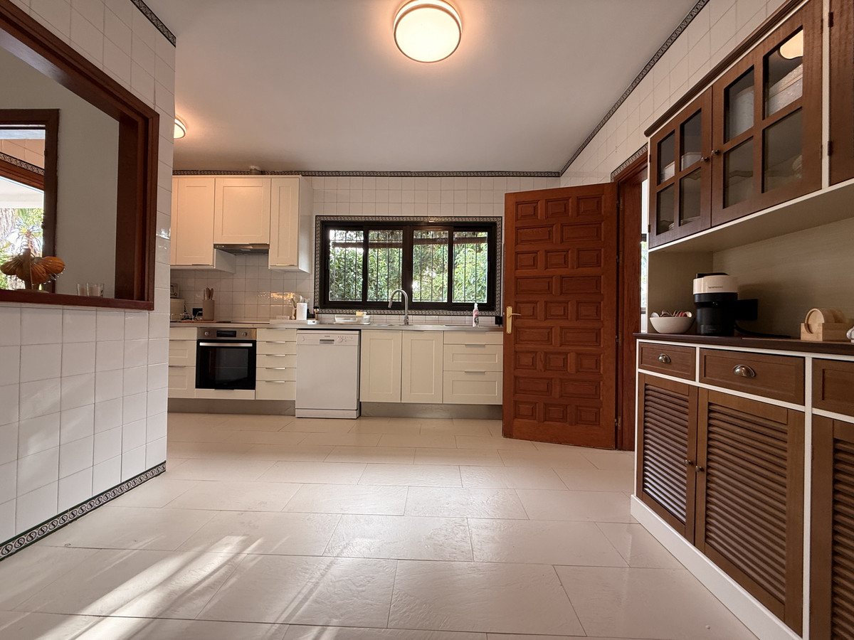 Te koop Vrijstaande Villa Costa Del Sol Estepona € 1.950.000,-