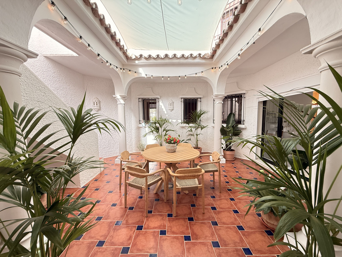 Te koop Vrijstaande Villa Costa Del Sol Estepona € 1.950.000,-