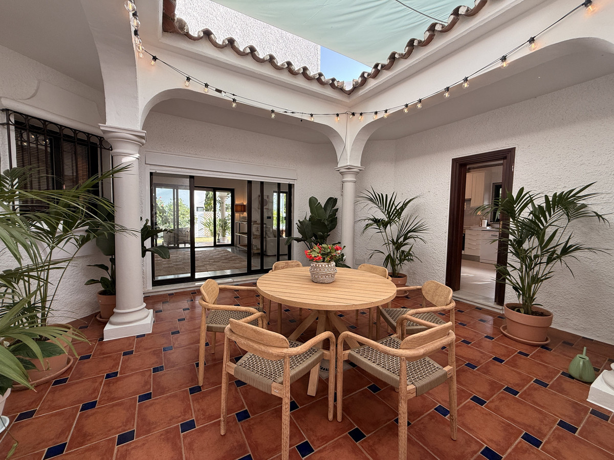 Te koop Vrijstaande Villa Costa Del Sol Estepona € 1.950.000,-
