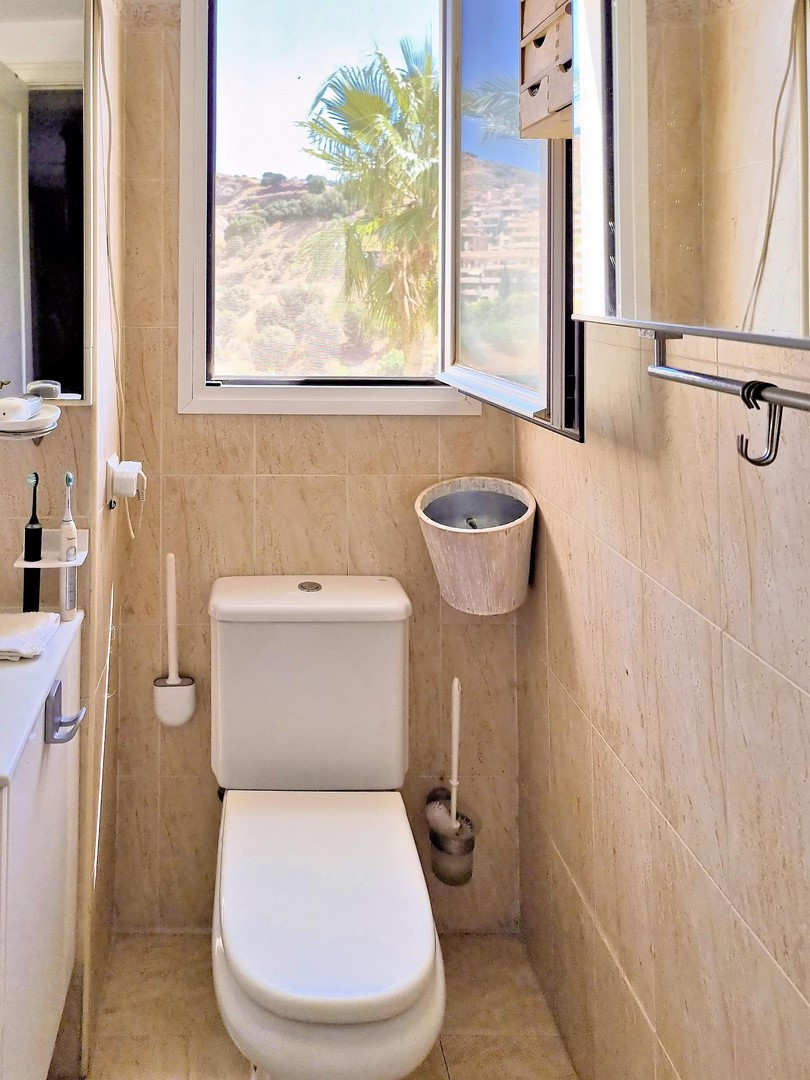 Te koop Middle Floor Apartment Costa Del Sol Calahonda € 329.000,-