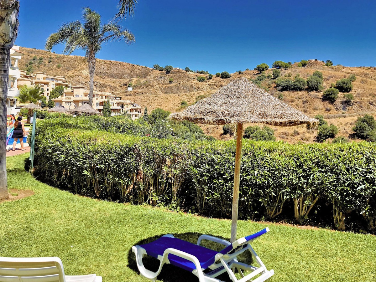 Te koop Middle Floor Apartment Costa Del Sol Calahonda € 329.000,-