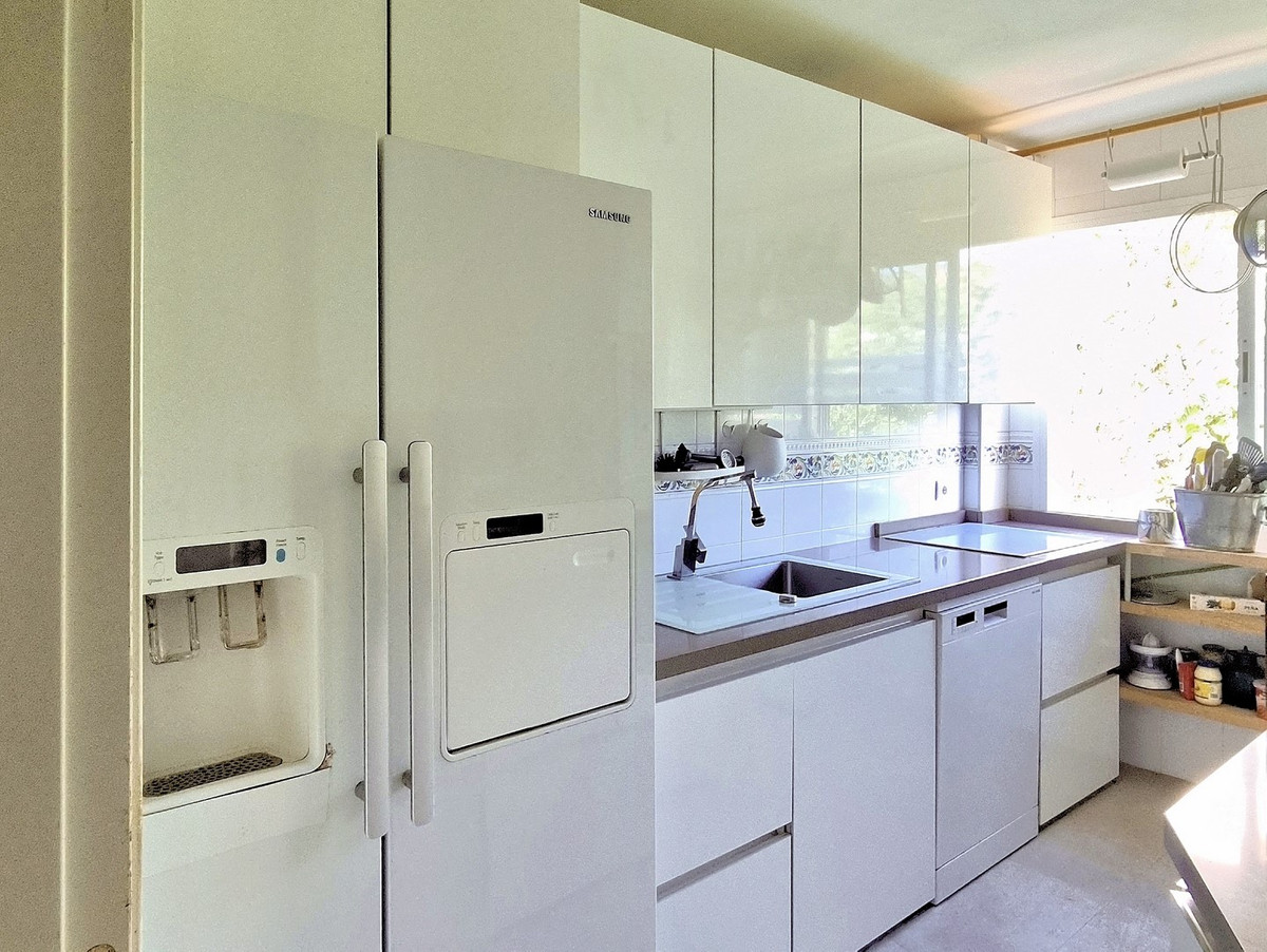 Te koop Middle Floor Apartment Costa Del Sol Calahonda € 329.000,-