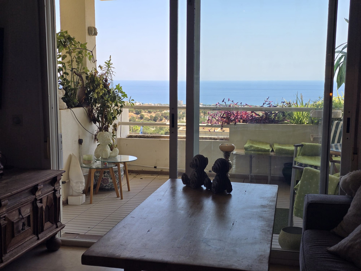 Te koop Middle Floor Apartment Costa Del Sol Calahonda € 329.000,-