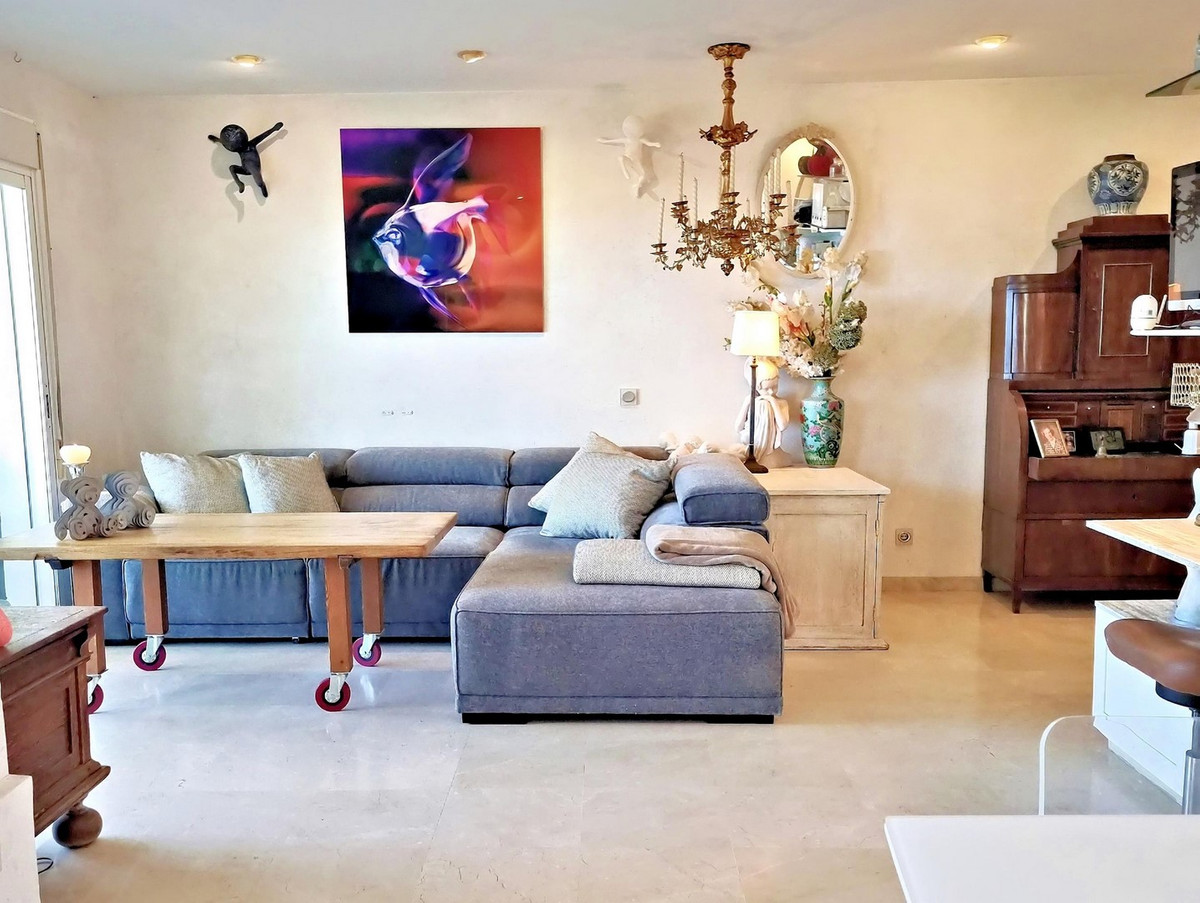 Te koop Middle Floor Apartment Costa Del Sol Calahonda € 329.000,-