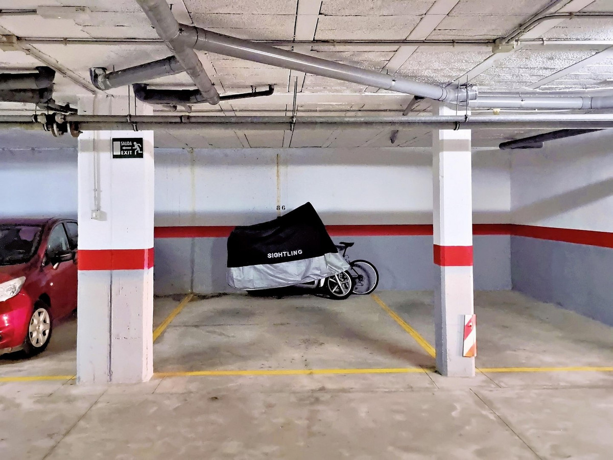 Te koop Middle Floor Apartment Costa Del Sol Calahonda € 329.000,-