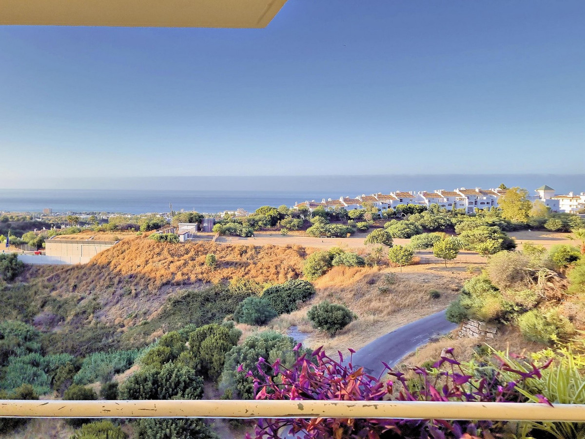 Te koop Middle Floor Apartment Costa Del Sol Calahonda € 329.000,-