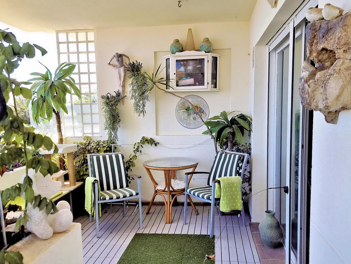 Te koop Middle Floor Apartment Costa Del Sol Calahonda € 329.000,-