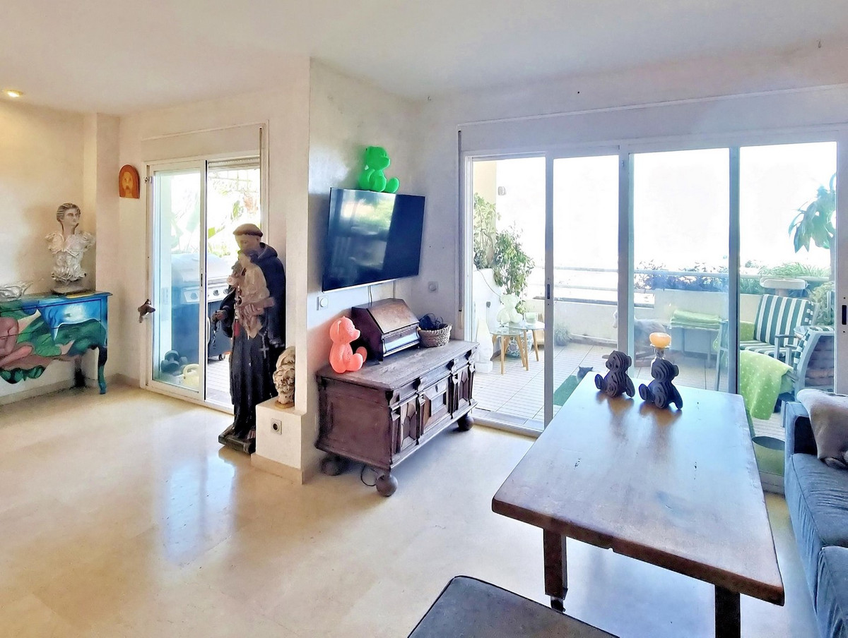 Te koop Middle Floor Apartment Costa Del Sol Calahonda € 329.000,-