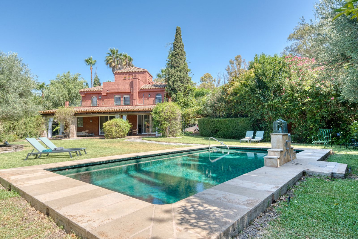 Te koop Vrijstaande Villa Costa Del Sol Nueva Andalucía € 3.070.000,-