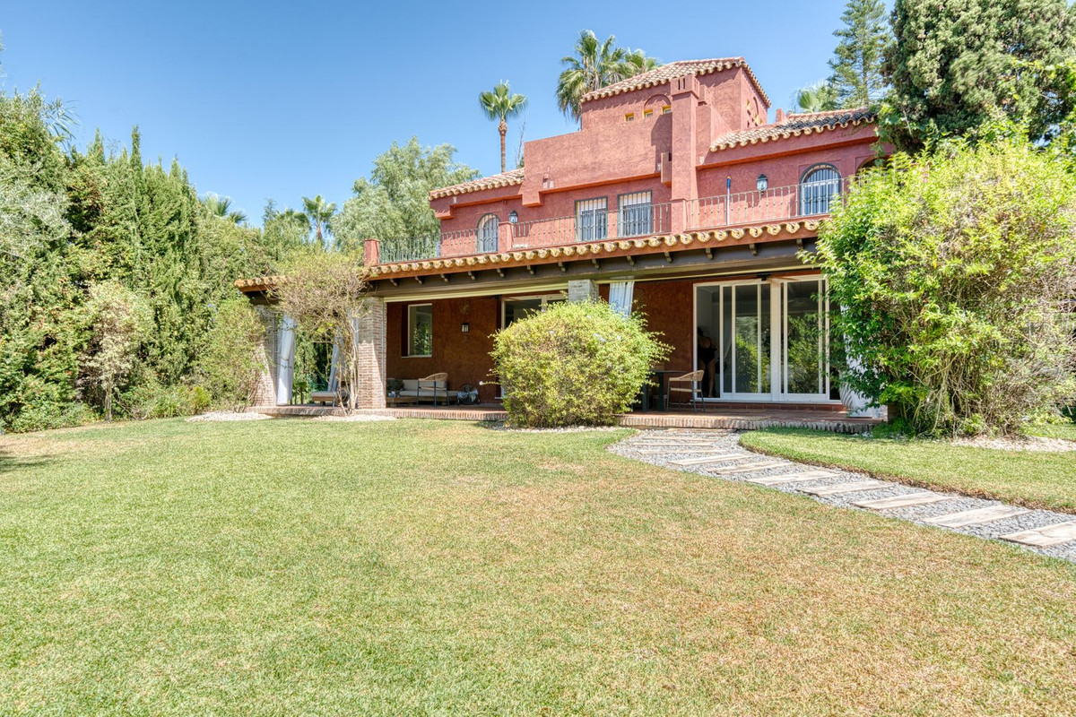 Te koop Vrijstaande Villa Costa Del Sol Nueva Andalucía € 3.070.000,-