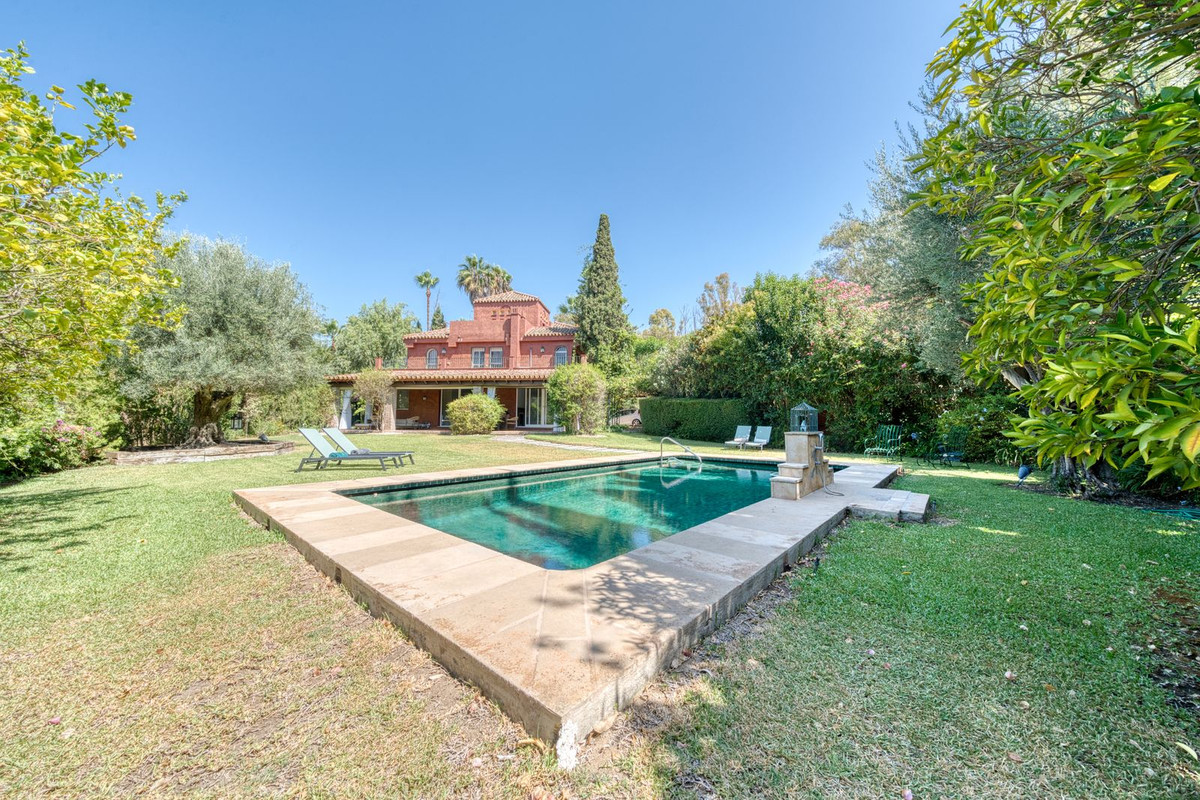 Te koop Vrijstaande Villa Costa Del Sol Nueva Andalucía € 3.070.000,-