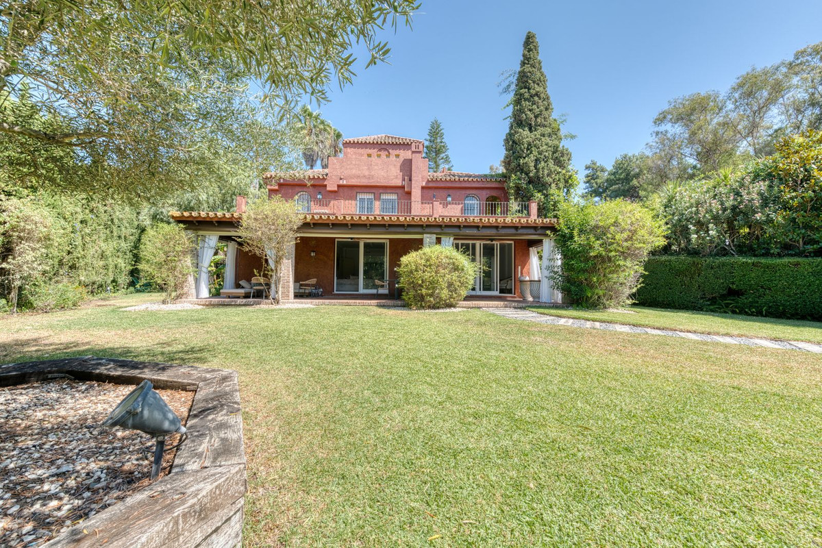 Te koop Vrijstaande Villa Costa Del Sol Nueva Andalucía € 3.070.000,-