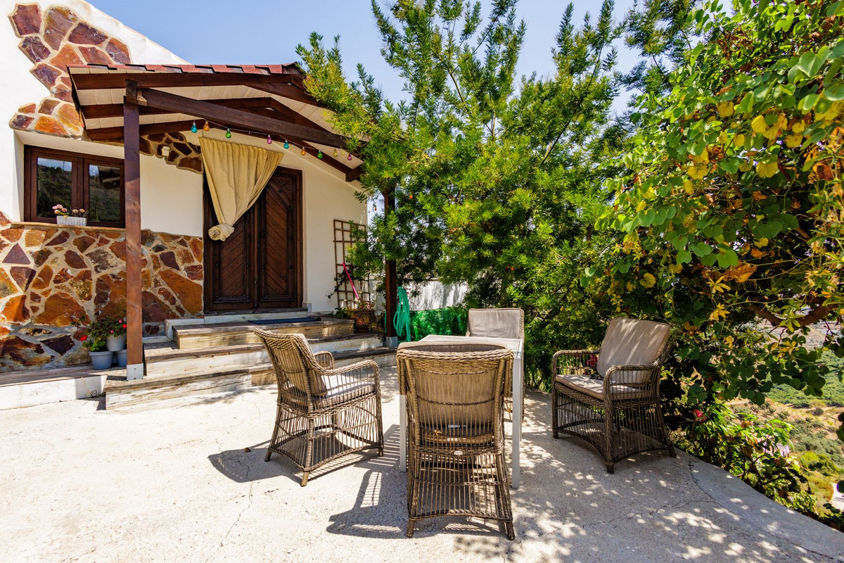 Te koop Vrijstaande Villa Costa Del Sol Sayalonga € 260.000,-