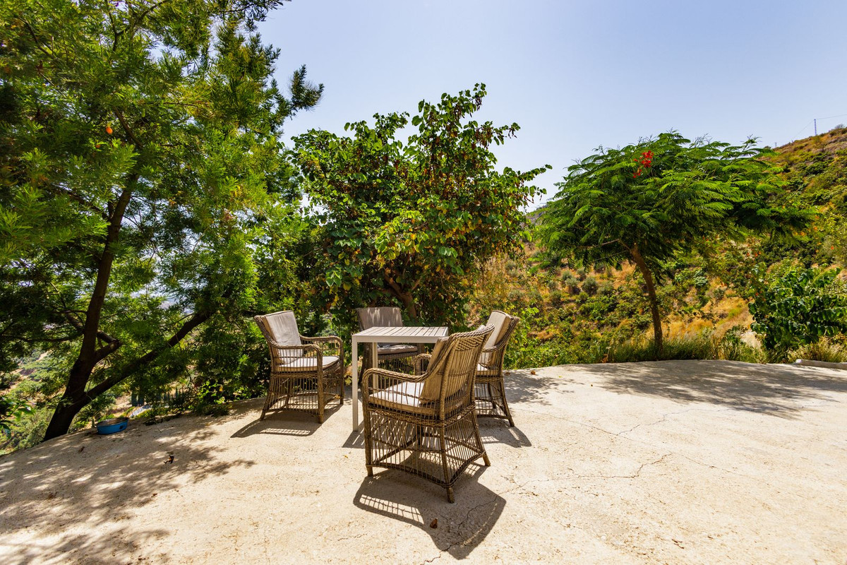 Te koop Vrijstaande Villa Costa Del Sol Sayalonga € 260.000,-