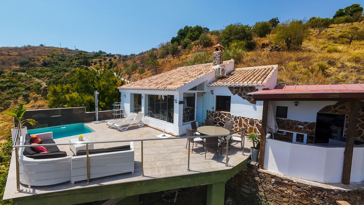 Te koop Vrijstaande Villa Costa Del Sol Sayalonga € 260.000,-