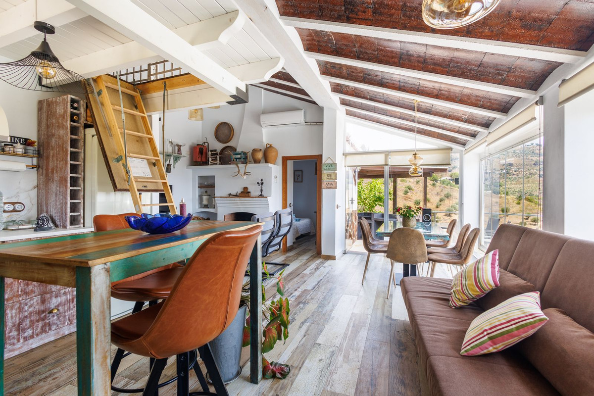 Te koop Vrijstaande Villa Costa Del Sol Sayalonga € 260.000,-