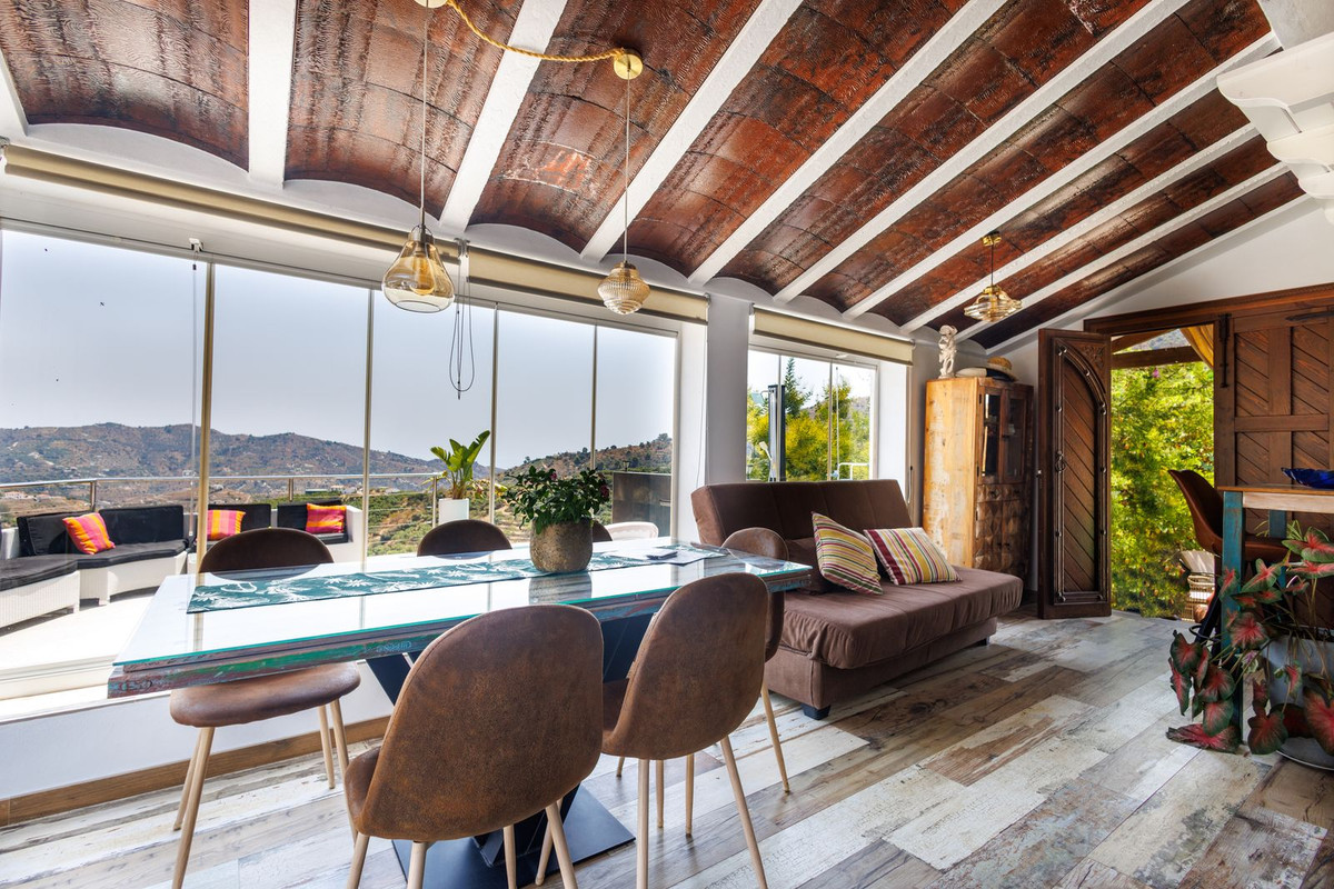 Te koop Vrijstaande Villa Costa Del Sol Sayalonga € 260.000,-