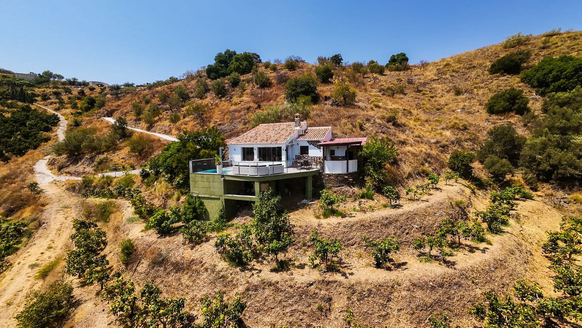 Te koop Vrijstaande Villa Costa Del Sol Sayalonga € 260.000,-